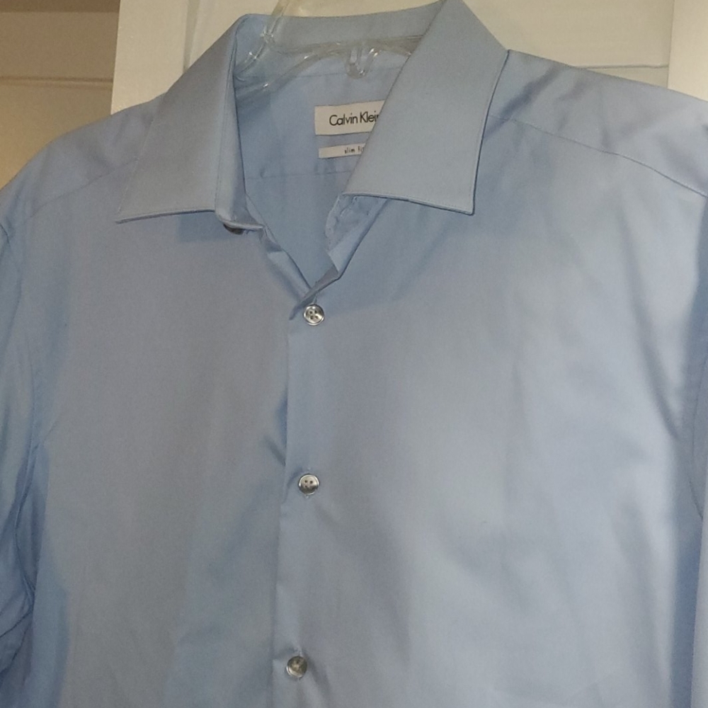Calvin Klein 16-16 1/2. 32/33 Large